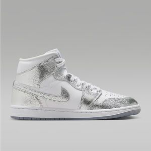 Women’s Jordan 1 Silver Size 6.5
